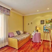 Villa in Spain, Balearic Islands, Palma, 365 sq.m.