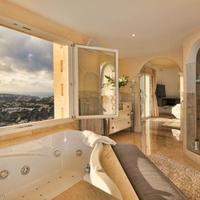 Villa in Spain, Balearic Islands, Palma, 690 sq.m.