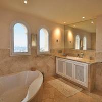 Villa in Spain, Balearic Islands, Palma, 690 sq.m.