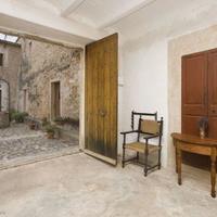 Дом в Испании, Балеарские Острова, Пальма, 1800 кв.м.