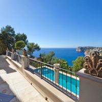Villa in Spain, Balearic Islands, Palma, 450 sq.m.