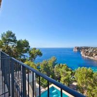 Villa in Spain, Balearic Islands, Palma, 450 sq.m.