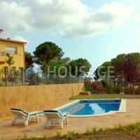 Villa in Spain, Catalunya, Girona, 270 sq.m.