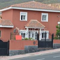 Вилла в Испании, Канарские Острова, Санта-Крус-де-Тенерифе, 952 кв.м.