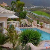 Villa in Spain, Canary Islands, Santa Cruz de Tenerife, 877 sq.m.