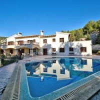 Villa in Spain, Balearic Islands, Palma, 700 sq.m.