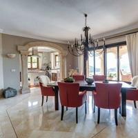 Дом в Испании, Балеарские Острова, Пальма, 1185 кв.м.