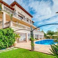 Villa in Spain, Balearic Islands, Palma, 702 sq.m.