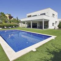 Villa in Spain, Balearic Islands, Palma, 508 sq.m.