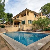 Villa in Spain, Balearic Islands, Palma, 300 sq.m.
