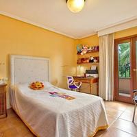 Villa in Spain, Balearic Islands, Palma, 263 sq.m.