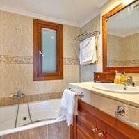 Villa in Spain, Balearic Islands, Palma, 263 sq.m.