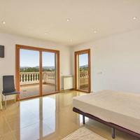 Villa in Spain, Balearic Islands, Palma, 400 sq.m.