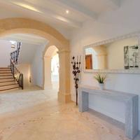 Villa in Spain, Balearic Islands, Palma, 560 sq.m.