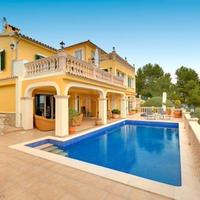 Villa in Spain, Balearic Islands, Palma, 355 sq.m.