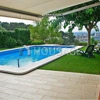 Villa in Spain, Catalunya, Girona, 230 sq.m.