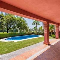 Villa in Spain, Andalucia, 433 sq.m.