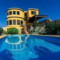 Villa in Spain, Canary Islands, Santa Cruz de Tenerife, 650 sq.m.