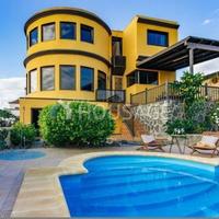 Villa in Spain, Canary Islands, Santa Cruz de Tenerife, 650 sq.m.