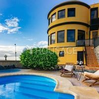 Villa in Spain, Canary Islands, Santa Cruz de Tenerife, 650 sq.m.