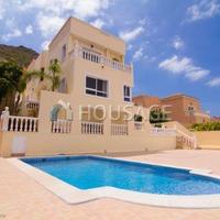 Villa in Spain, Canary Islands, Santa Cruz de Tenerife, 945 sq.m.