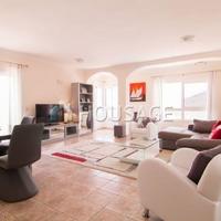 Villa in Spain, Canary Islands, Santa Cruz de Tenerife, 945 sq.m.