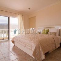 Villa in Spain, Canary Islands, Santa Cruz de Tenerife, 945 sq.m.