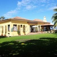 Villa in Spain, Canary Islands, Santa Cruz de Tenerife, 660 sq.m.