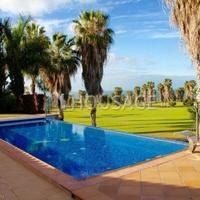 Villa in Spain, Canary Islands, Santa Cruz de Tenerife, 650 sq.m.