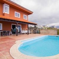 Villa in Spain, Canary Islands, Santa Cruz de Tenerife