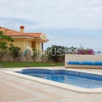 Villa in Spain, Canary Islands, Santa Cruz de Tenerife, 220 sq.m.