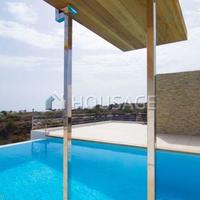 Villa in Spain, Canary Islands, Santa Cruz de Tenerife, 3439 sq.m.