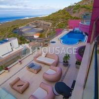 Villa in Spain, Canary Islands, Santa Cruz de Tenerife