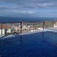 Villa in Spain, Canary Islands, Santa Cruz de Tenerife, 250 sq.m.