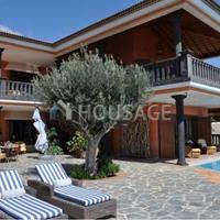 Villa in Spain, Canary Islands, Santa Cruz de Tenerife, 880 sq.m.