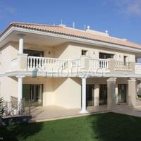 Villa in Spain, Canary Islands, Santa Cruz de Tenerife, 1200 sq.m.