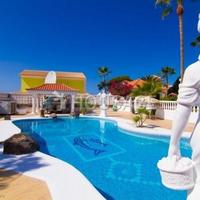 Villa in Spain, Canary Islands, Santa Cruz de Tenerife, 2427 sq.m.