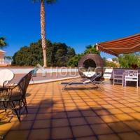 Villa in Spain, Canary Islands, Santa Cruz de Tenerife, 2427 sq.m.