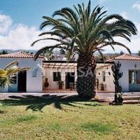 Villa in Spain, Canary Islands, Santa Cruz de Tenerife, 2693 sq.m.