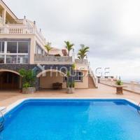 Villa in Spain, Canary Islands, Santa Cruz de Tenerife, 1990 sq.m.