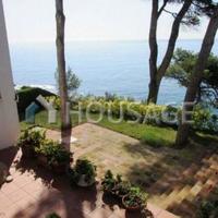 Villa in Spain, Catalunya, Girona, 300 sq.m.