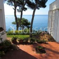 Villa in Spain, Catalunya, Girona, 300 sq.m.