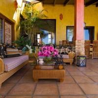 Villa in Spain, Canary Islands, Santa Cruz de Tenerife, 1155 sq.m.
