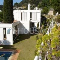 Villa in Spain, Catalunya, Girona, 300 sq.m.