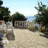 Villa in Spain, Catalunya, Girona, 300 sq.m.