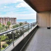 Flat at the first line of the sea / lake in Spain, Comunitat Valenciana, Alicante, 94 sq.m.