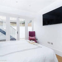 Flat in United Kingdom, England, London, 92 sq.m.