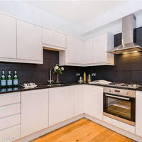 Flat in United Kingdom, England, London, 92 sq.m.