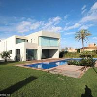 Villa at the first line of the sea / lake in Spain, Comunitat Valenciana, Alicante, 500 sq.m.