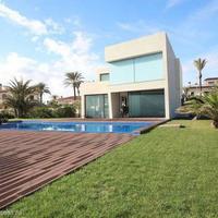 Villa at the first line of the sea / lake in Spain, Comunitat Valenciana, Alicante, 500 sq.m.